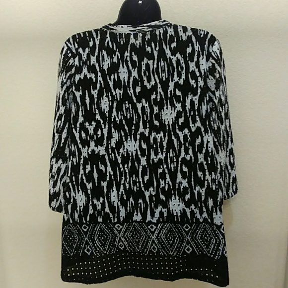 Onque Casuals Printed Eyelet Cardigan - Picture 4 of 6